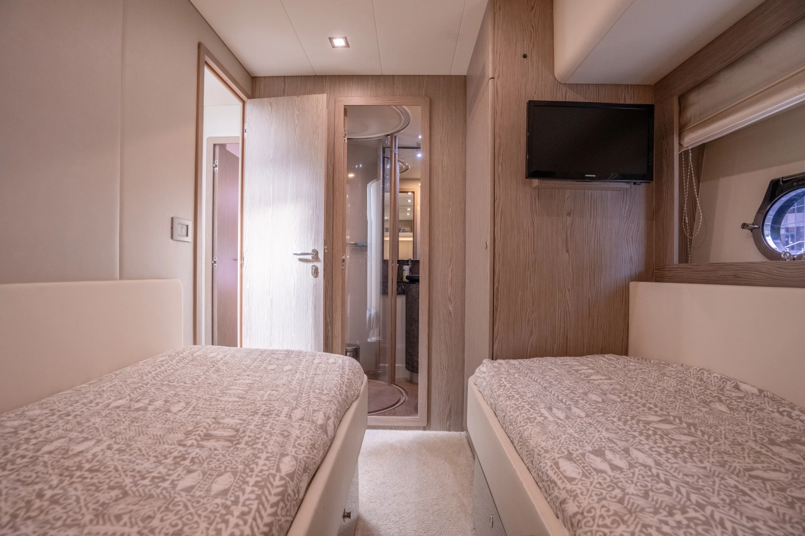 2016 Ferretti Yachts 