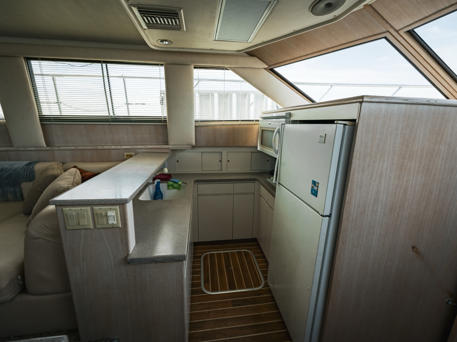 1995 Hatteras 52 Cockpit Motor Yacht — ALL ABOUT MEEEEE