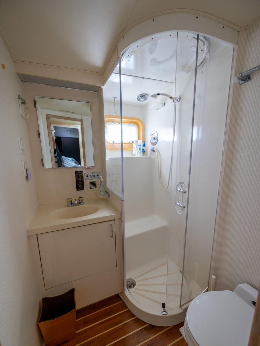 1995 Hatteras 52 Cockpit Motor Yacht — ALL ABOUT MEEEEE