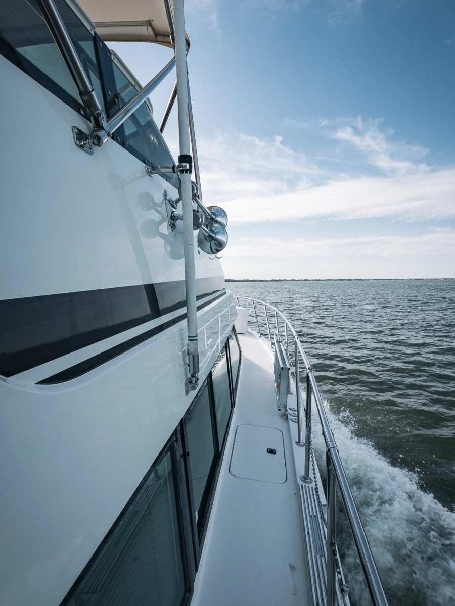 1995 Hatteras 52 Cockpit Motor Yacht