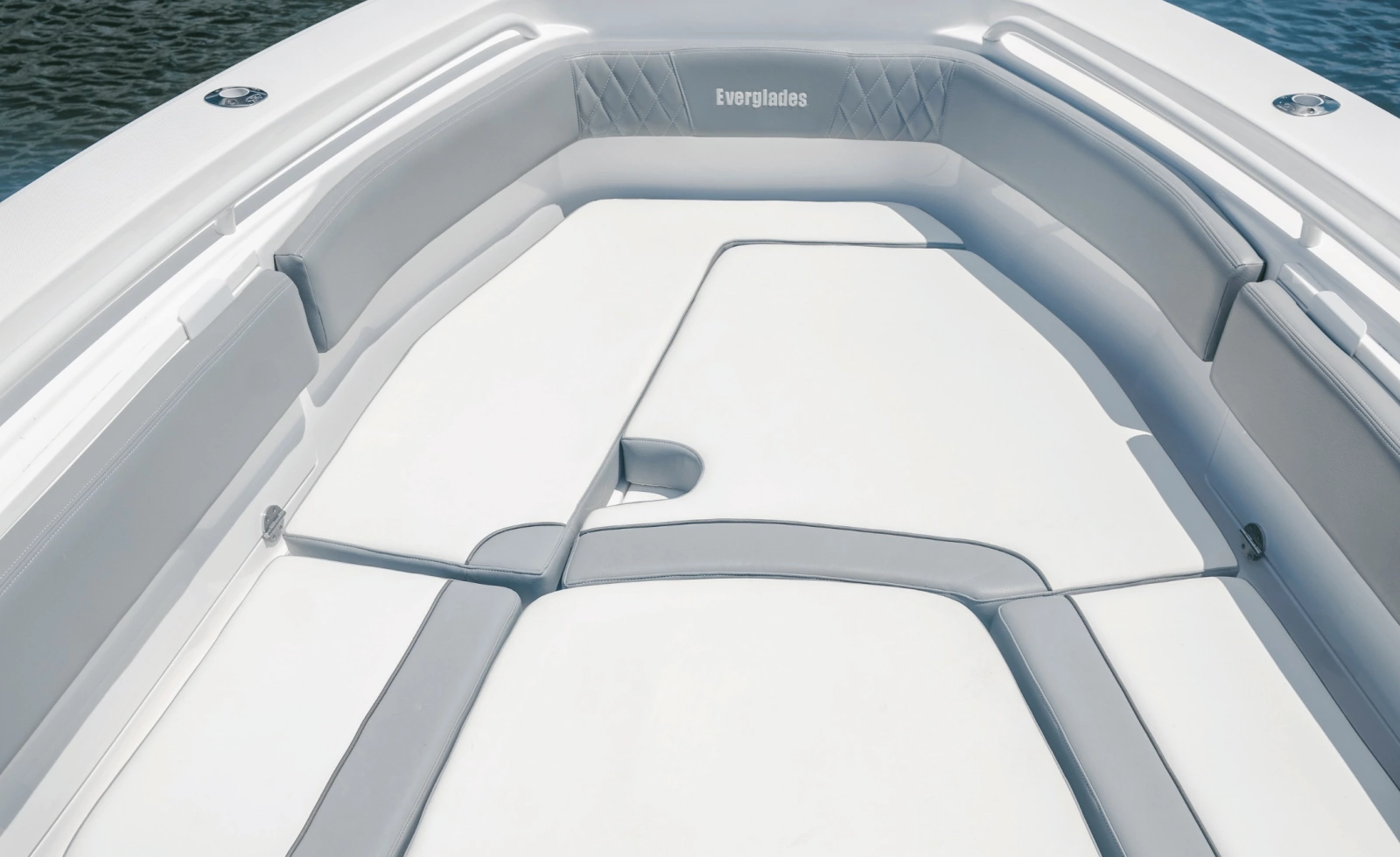 2024 Everglades 365CC