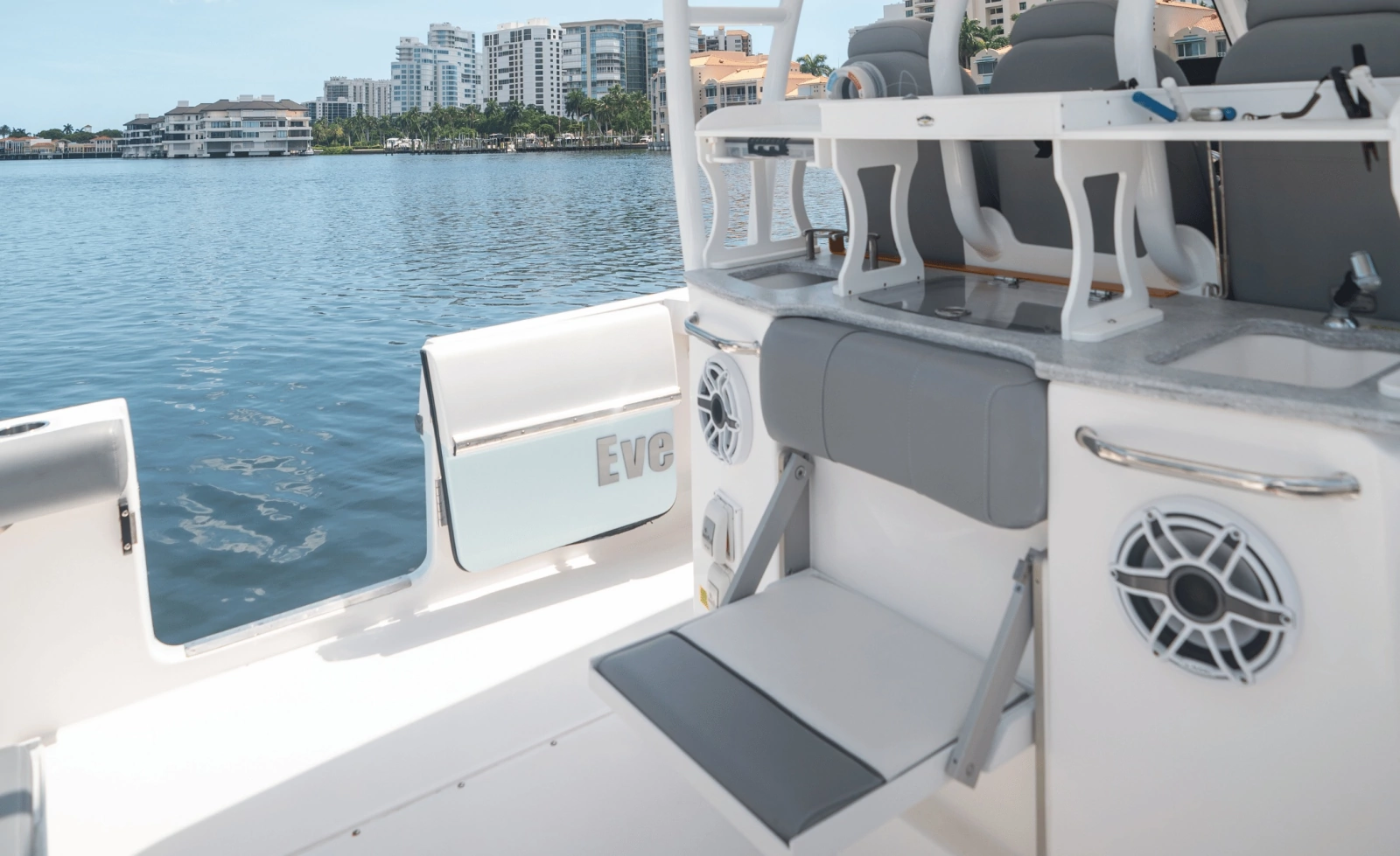 2024 Everglades 365CC