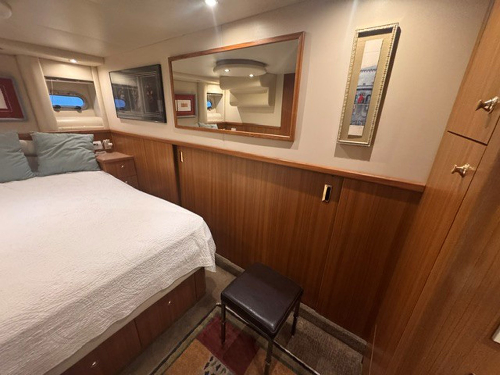 2000 Bayliner 5288 Pilot House Motoryacht — Trading Places