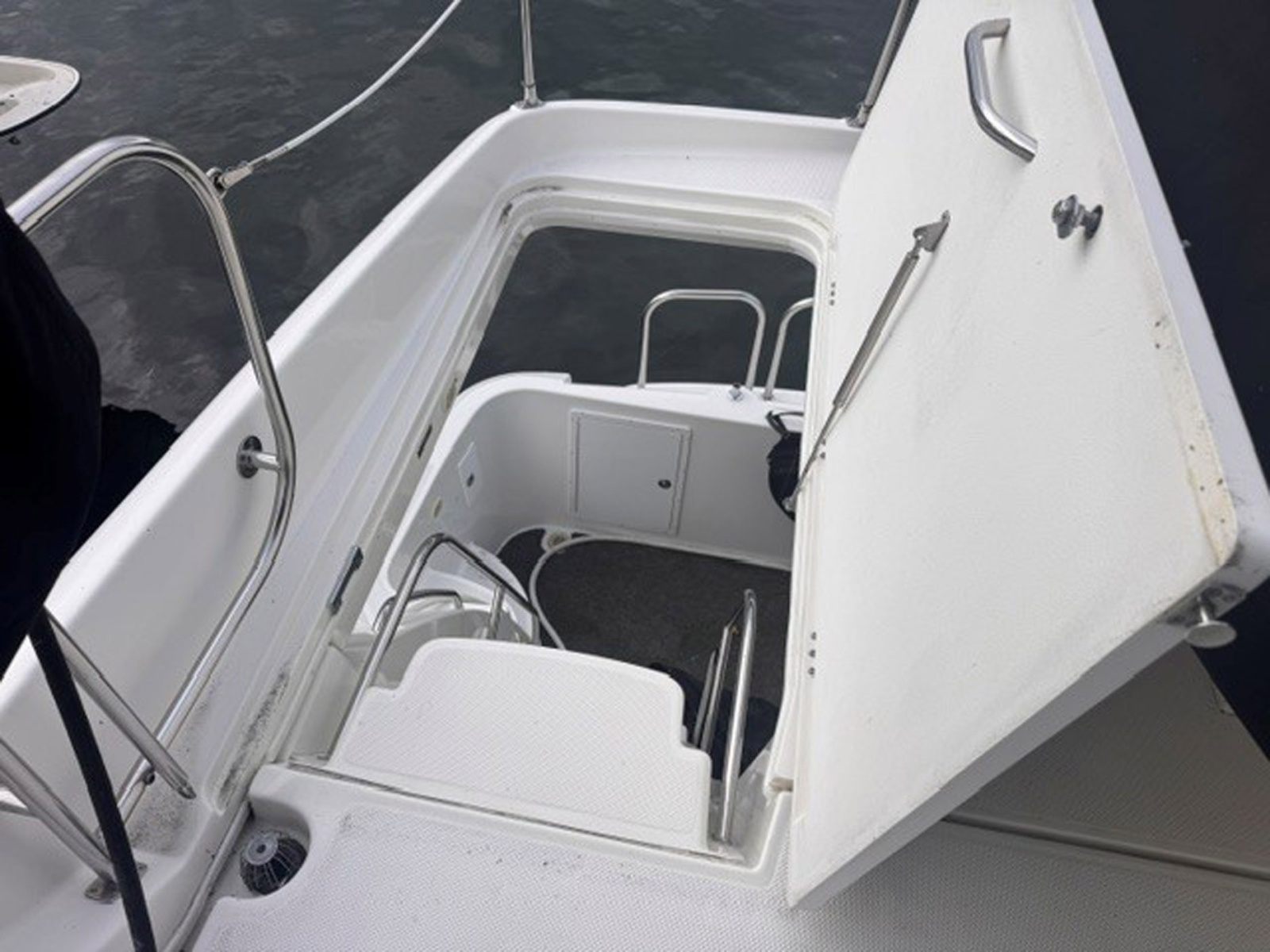 2000 Bayliner 5288 Pilot House Motoryacht — Trading Places