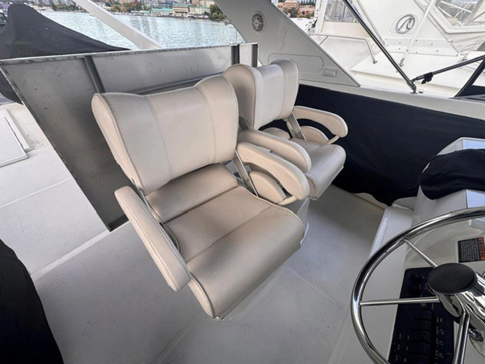 2000 Bayliner 5288 Pilot House Motoryacht