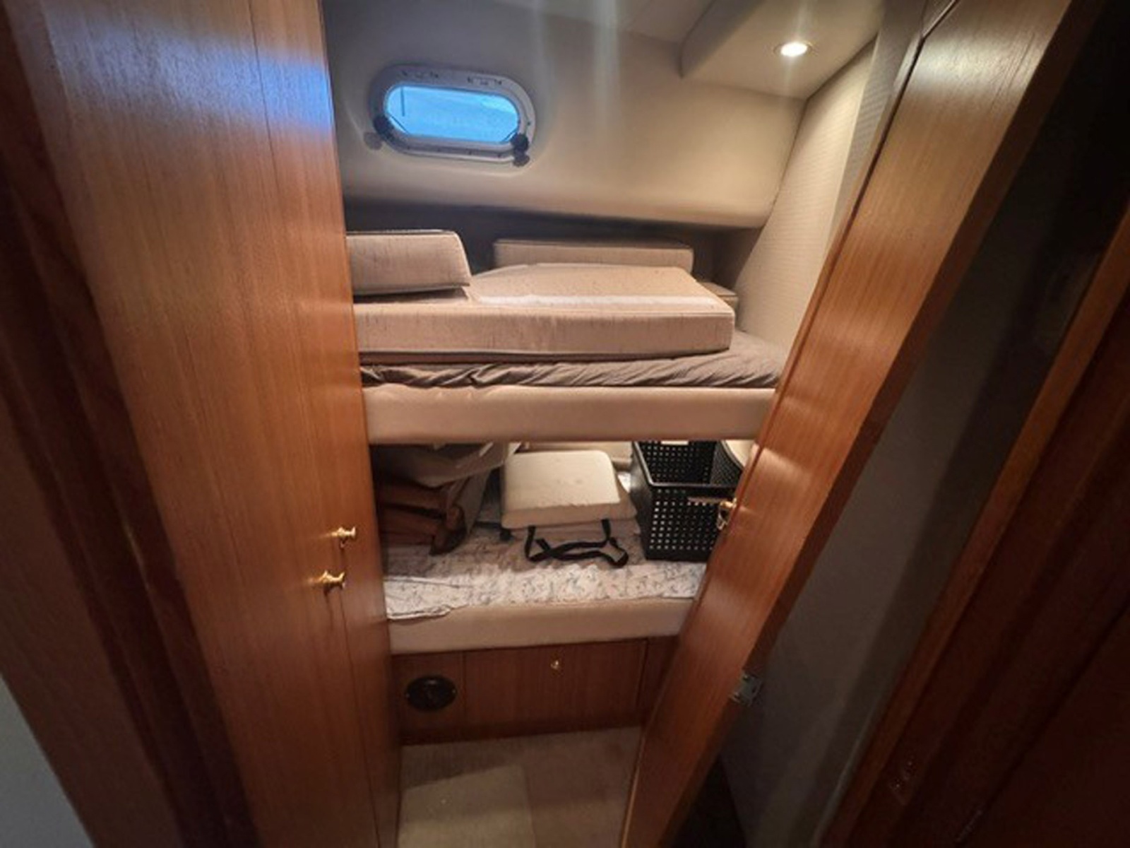 2000 Bayliner 5288 Pilot House Motoryacht — Trading Places