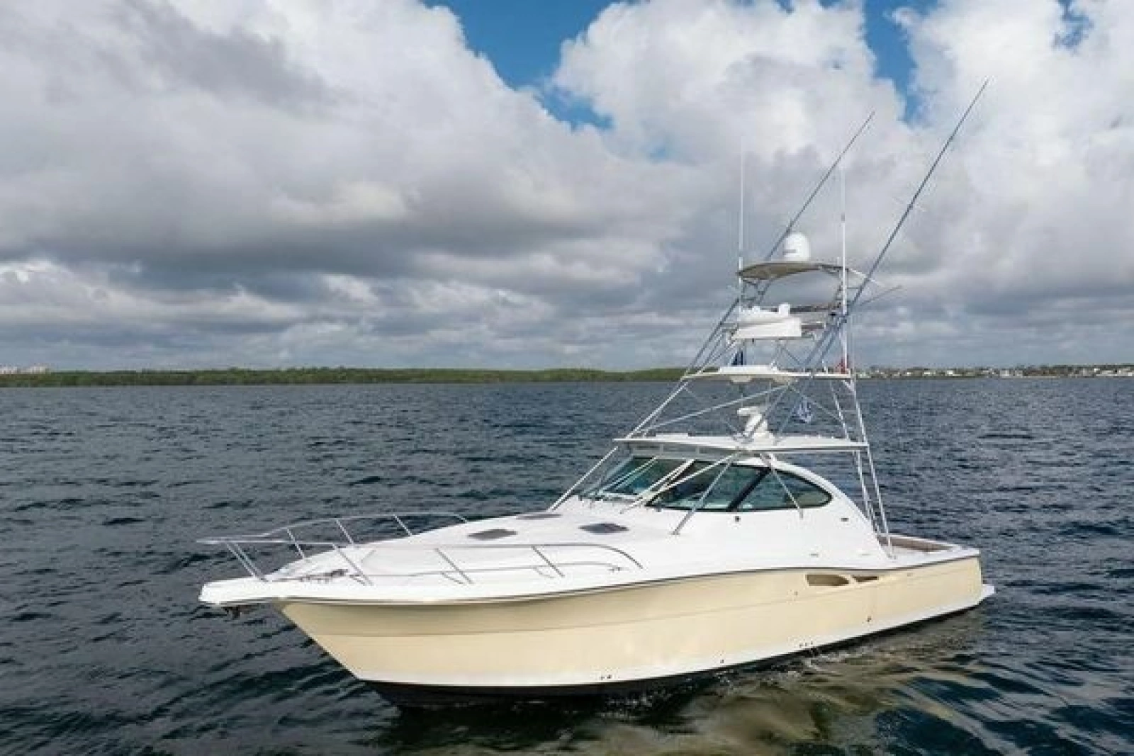 2005 Tiara Yachts 4200 Open