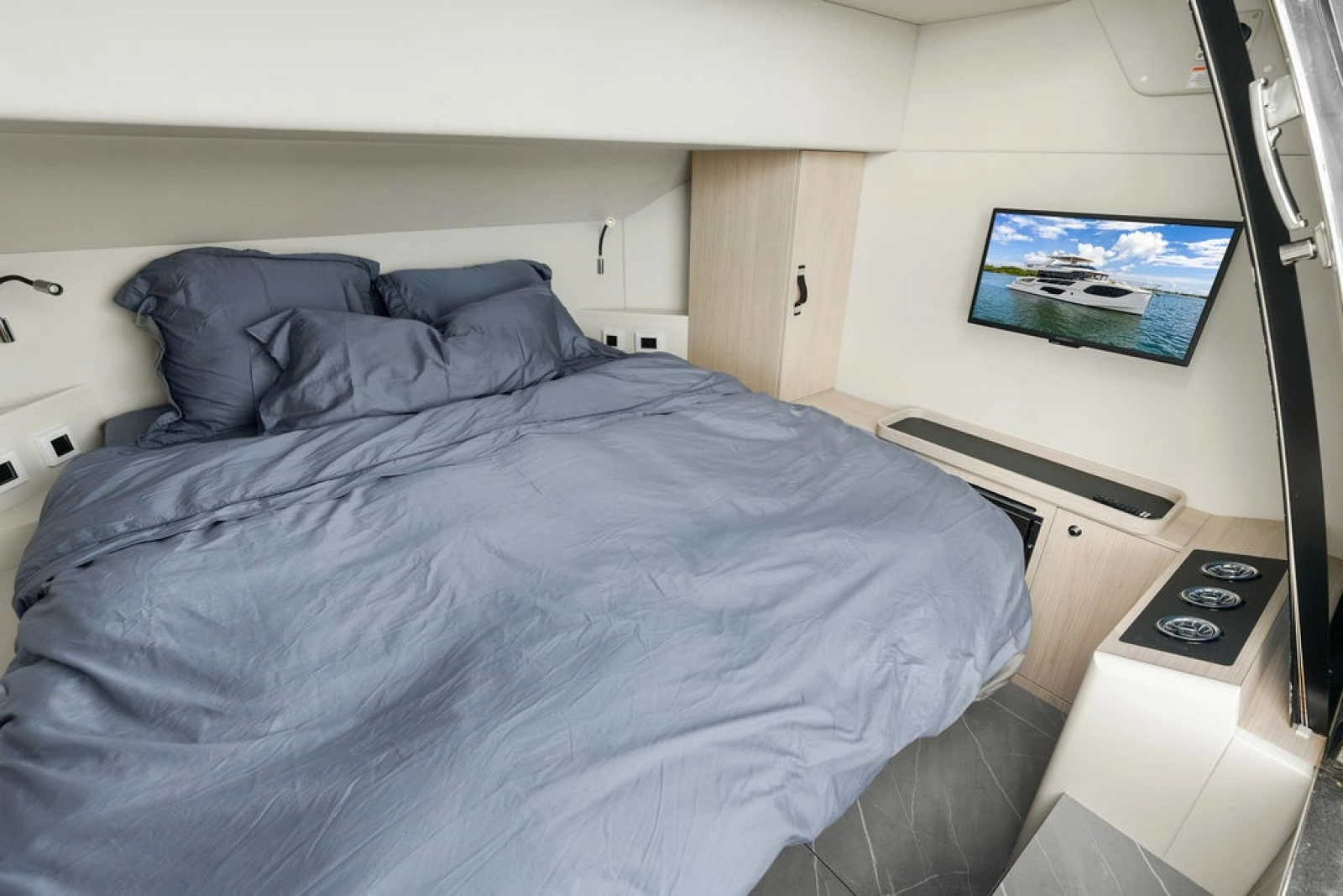 2023 Absolute Navetta 64