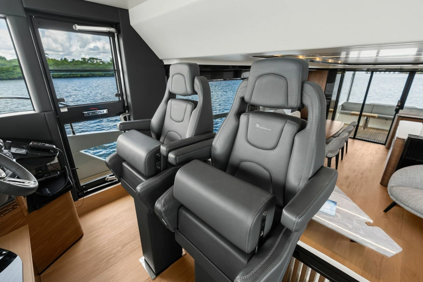 2023 Absolute Navetta 64