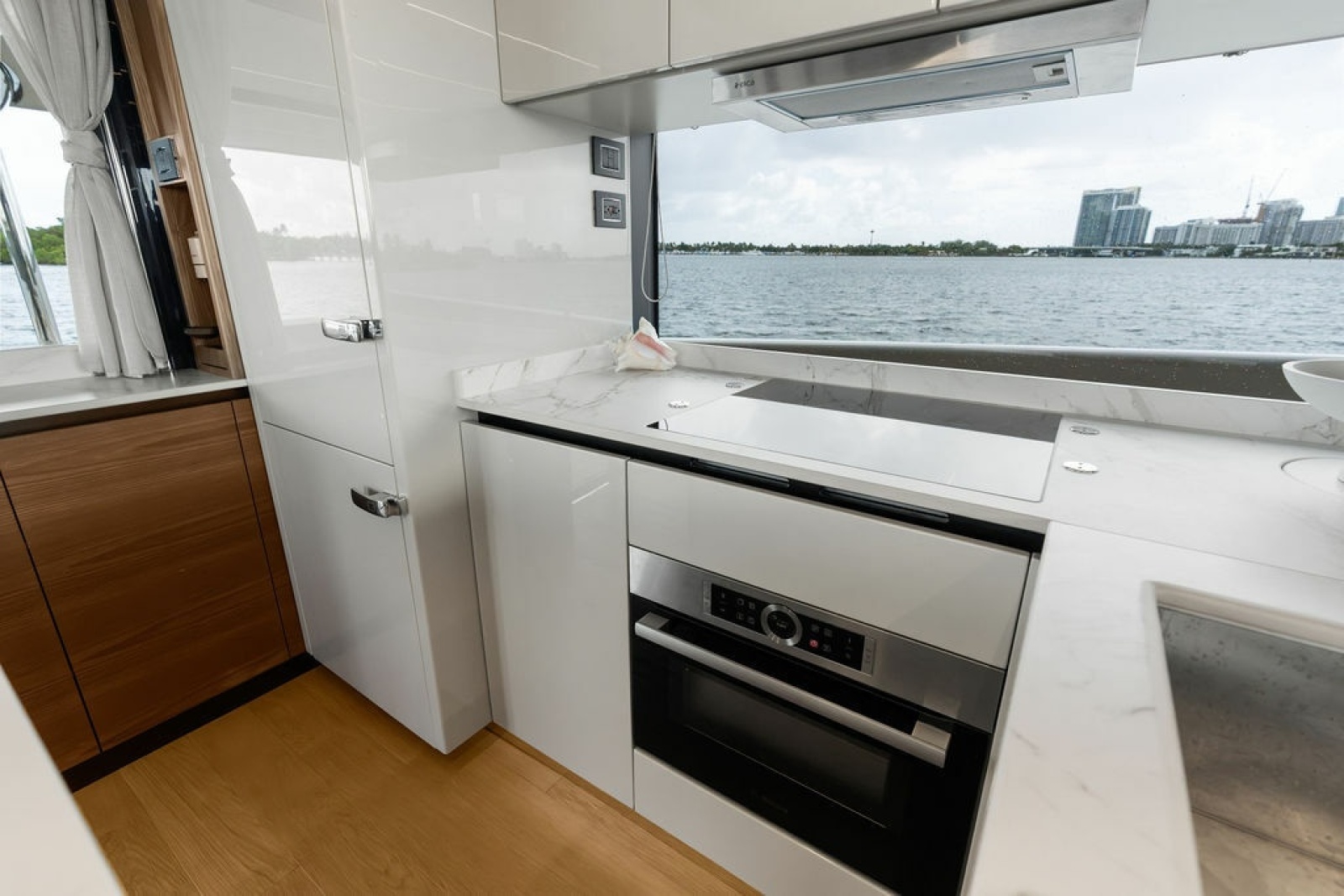 2023 Absolute Navetta 64