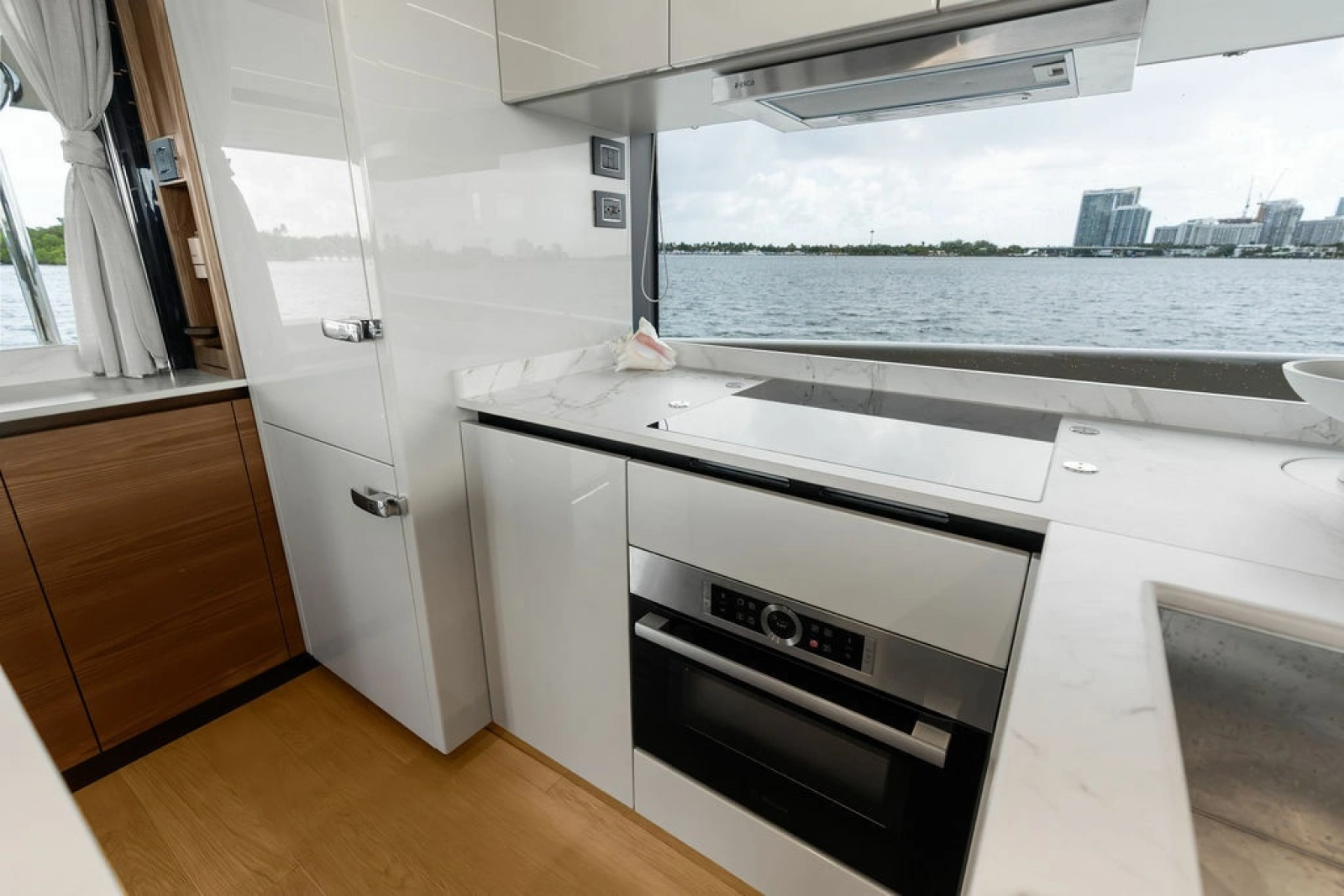 2023 Absolute Navetta 64