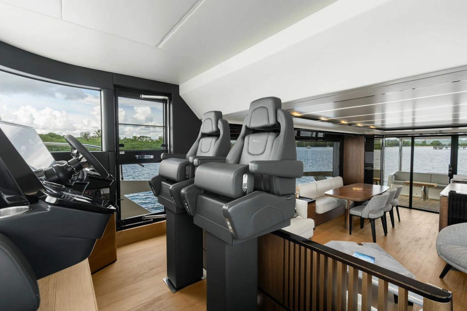 2023 Absolute Navetta 64