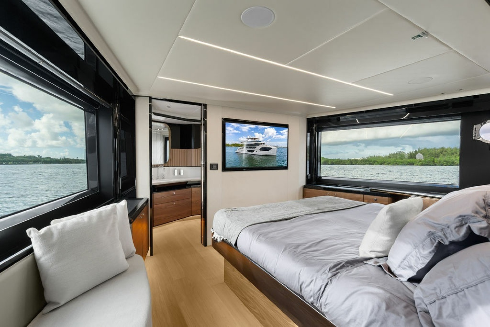 2023 Absolute Navetta 64