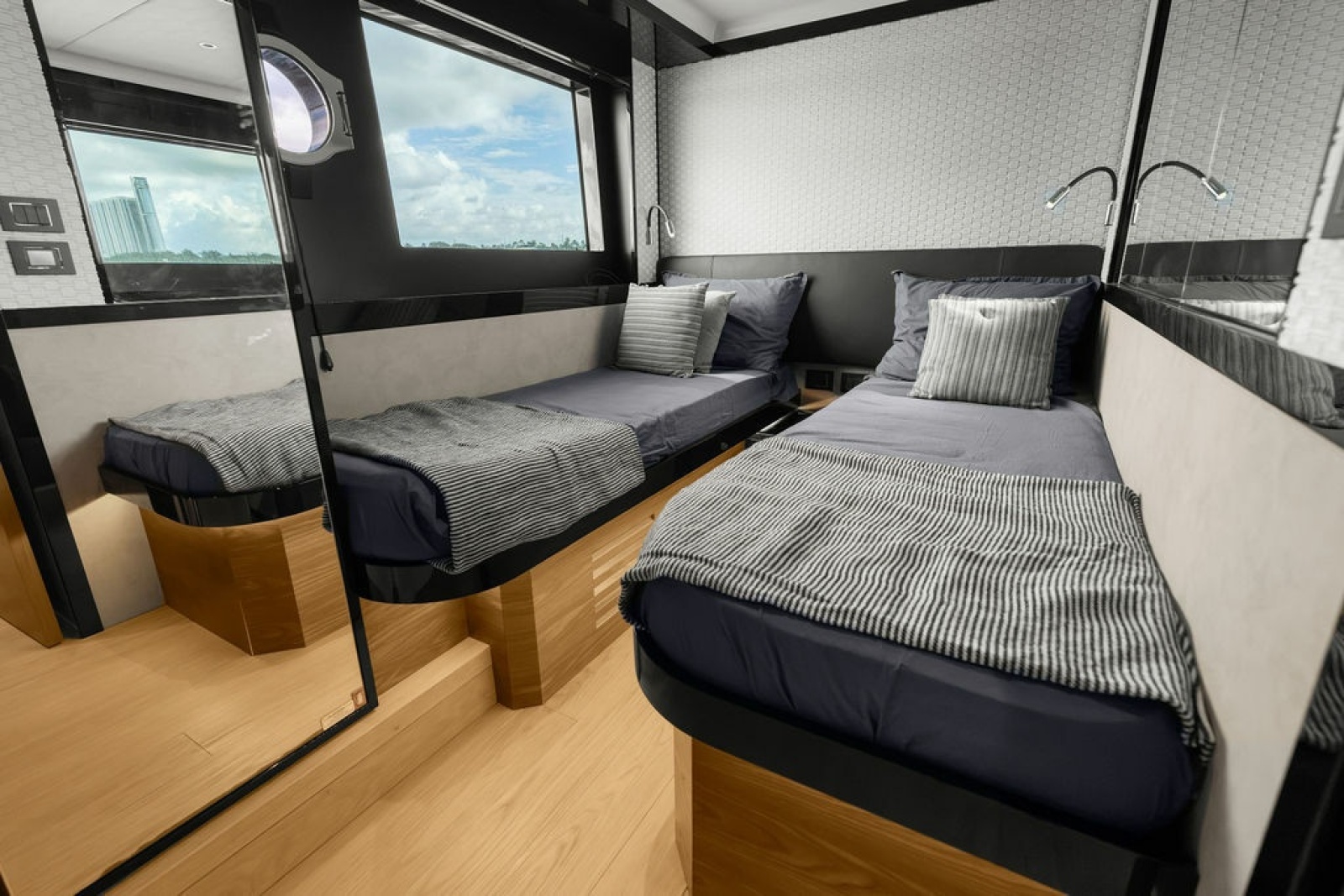 2023 Absolute Navetta 64