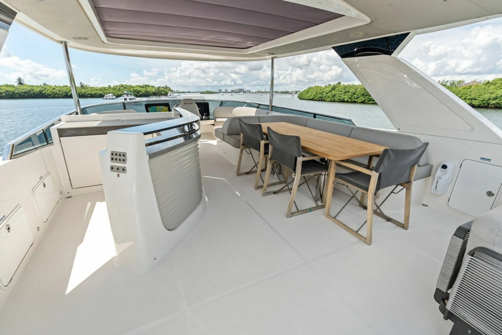 2023 Absolute Navetta 64