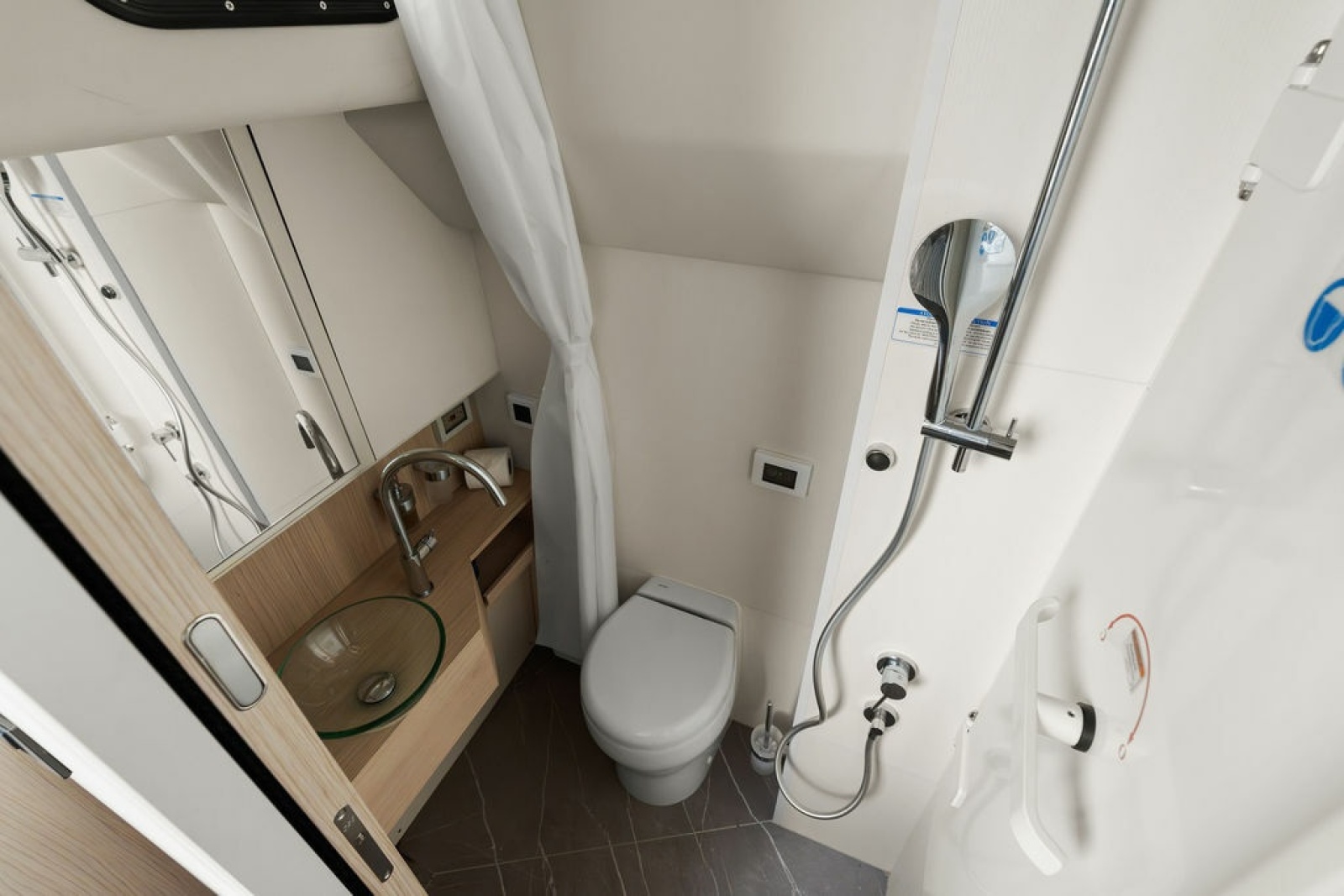 2023 Absolute Navetta 64