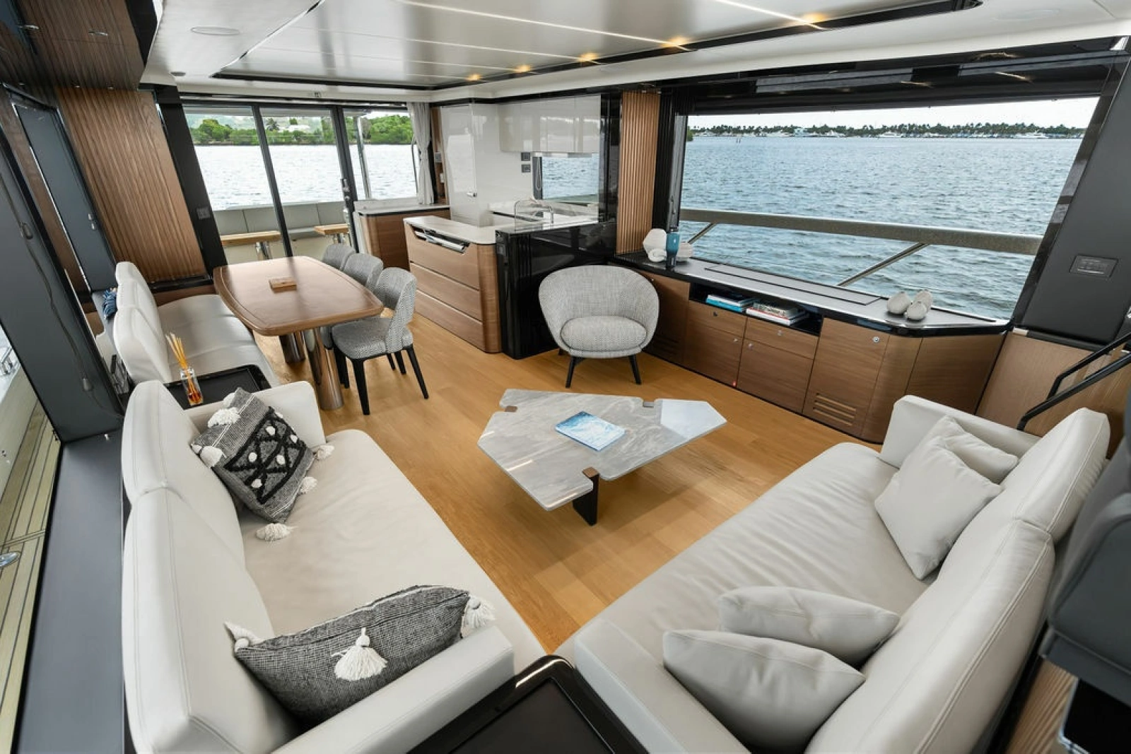 2023 Absolute Navetta 64