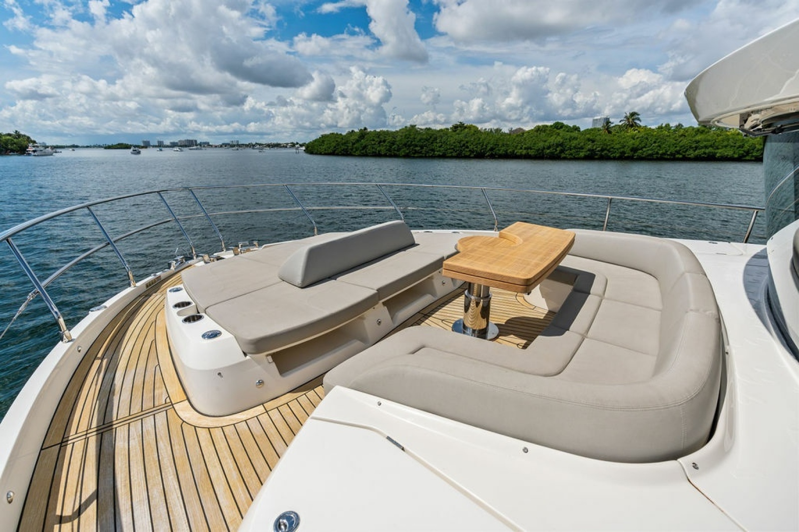 2023 Absolute Navetta 64