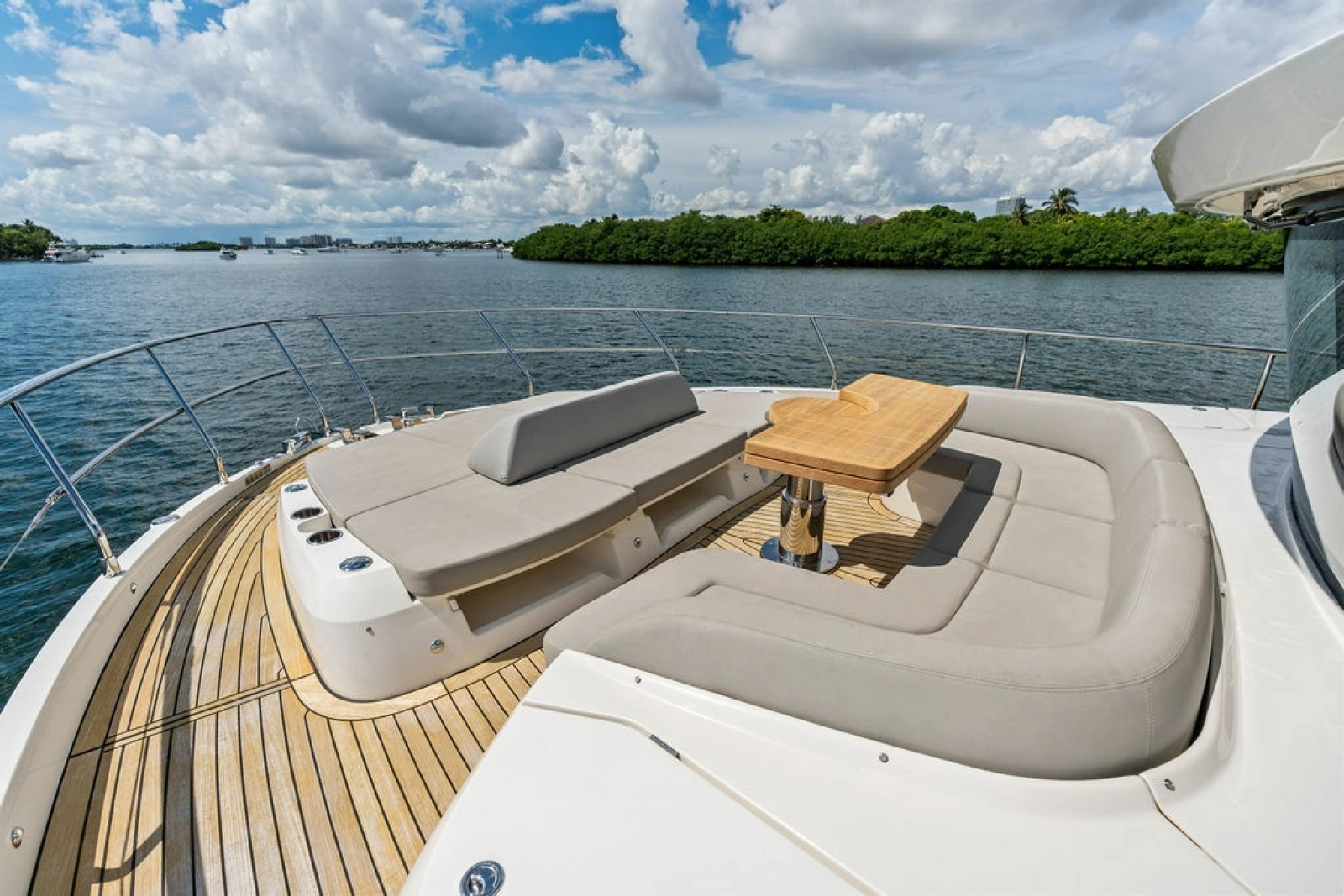 2023 Absolute Navetta 64