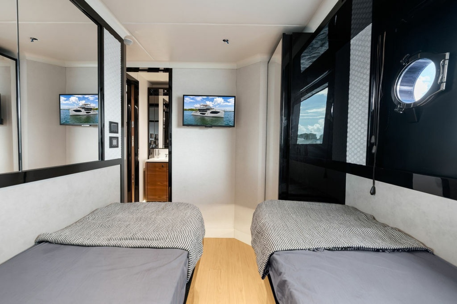 2023 Absolute Navetta 64