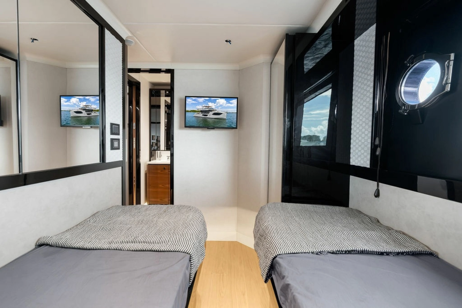 2023 Absolute Navetta 64