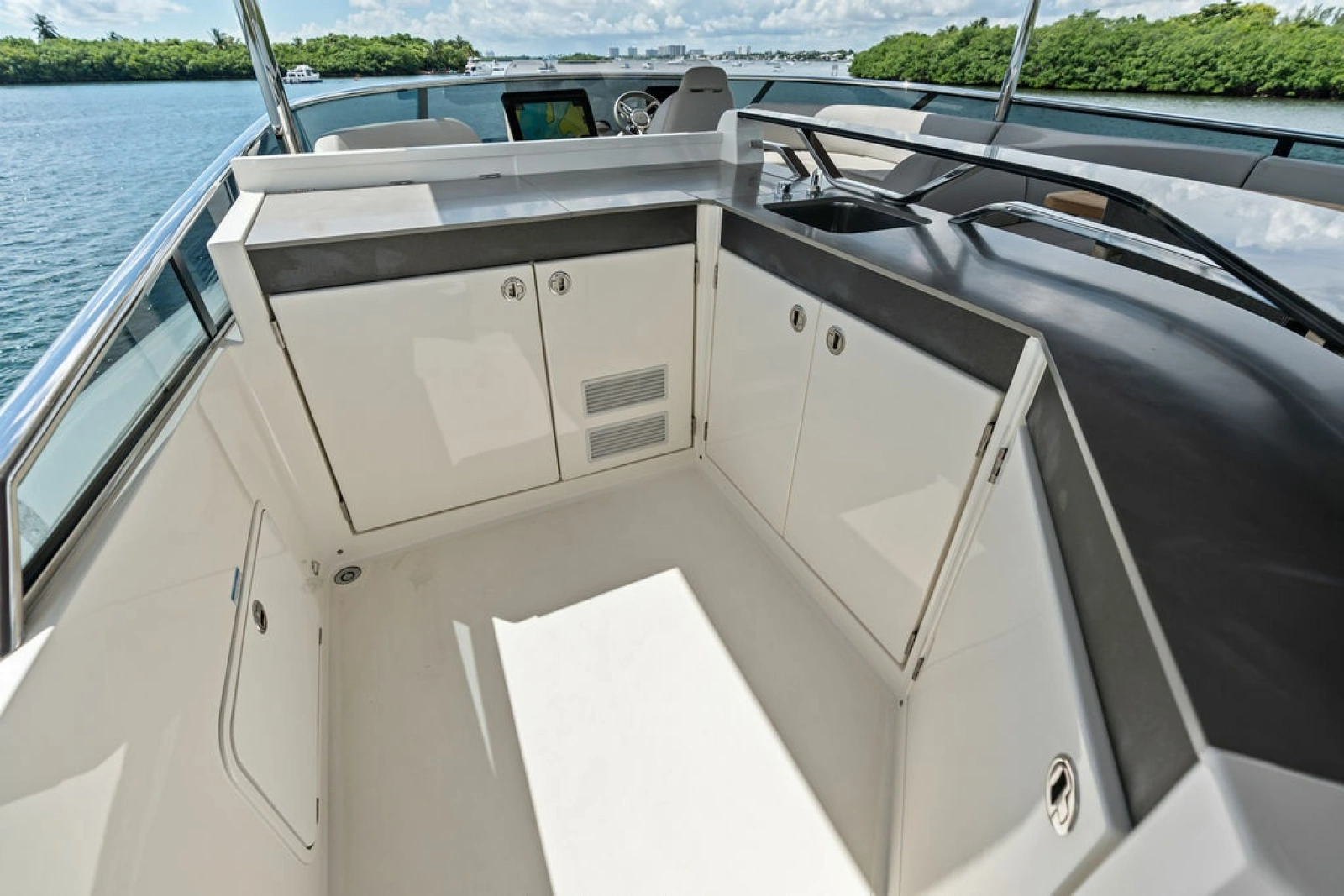 2023 Absolute Navetta 64