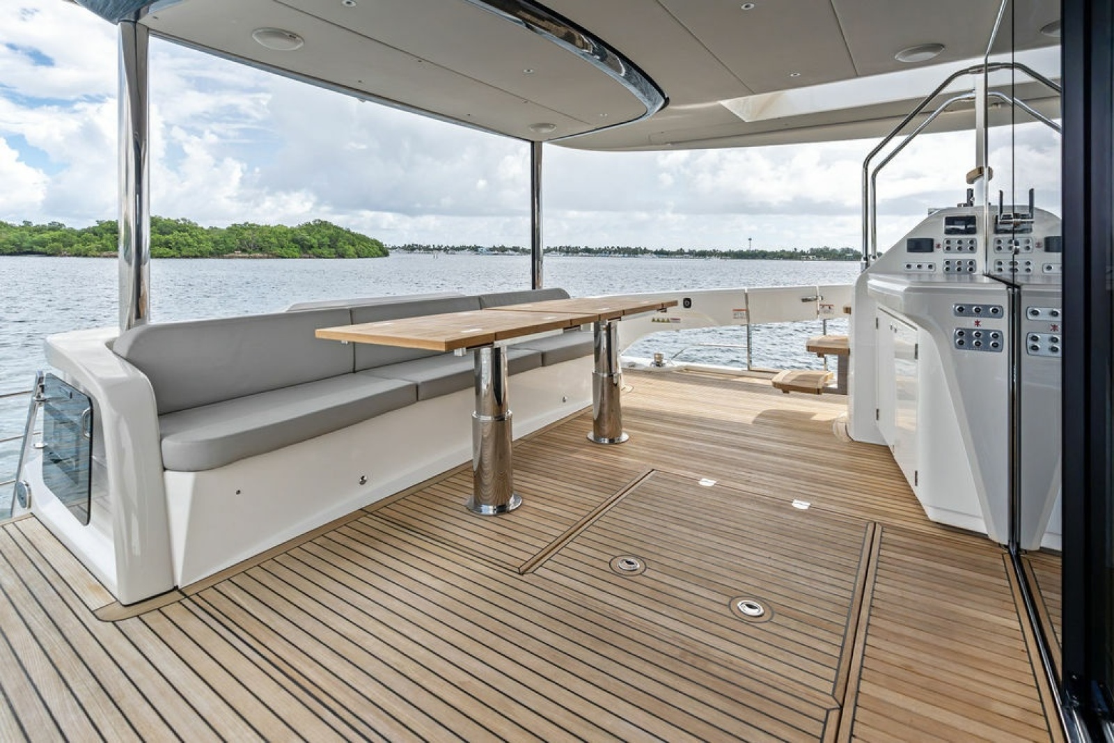2023 Absolute Navetta 64