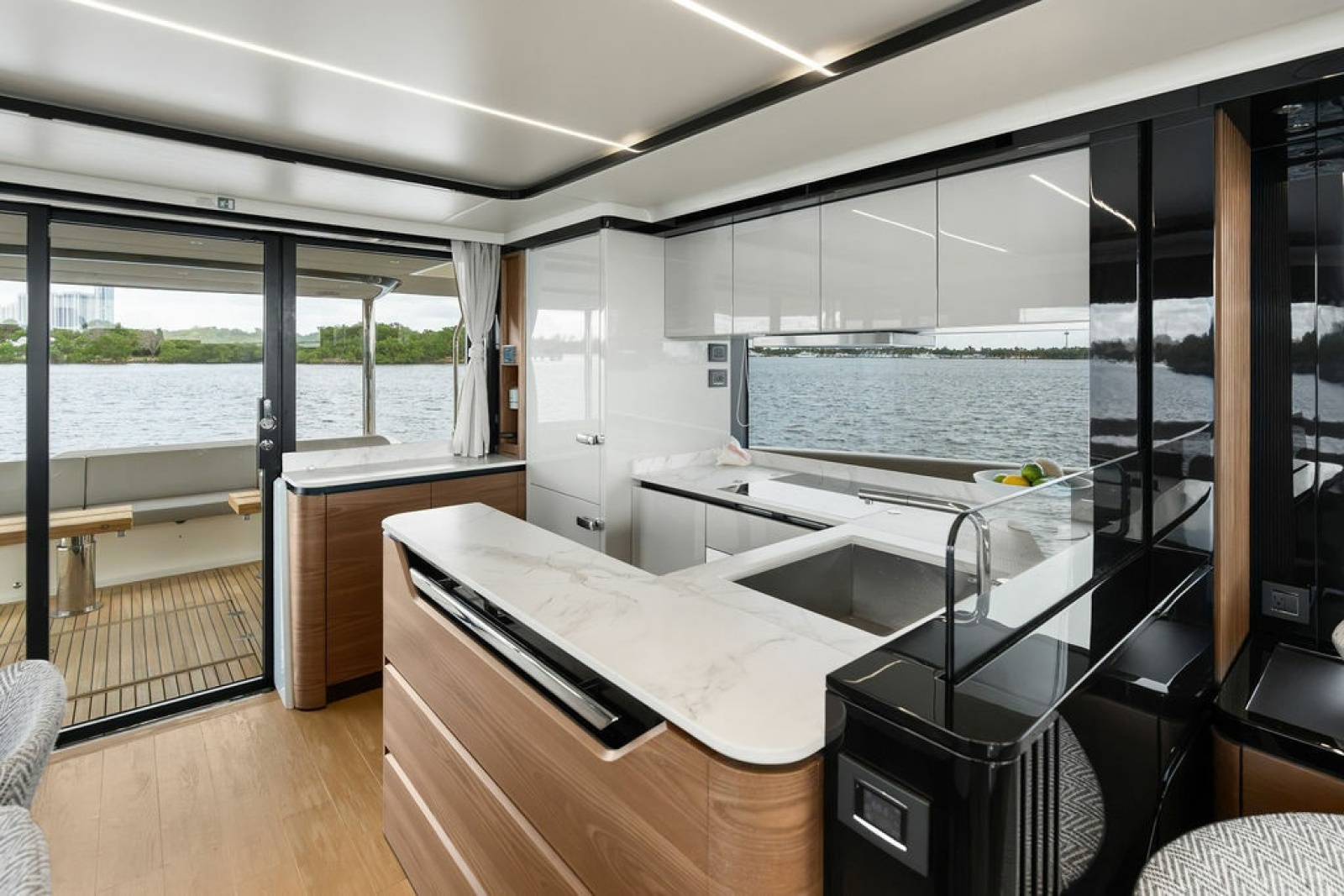 2023 Absolute Navetta 64