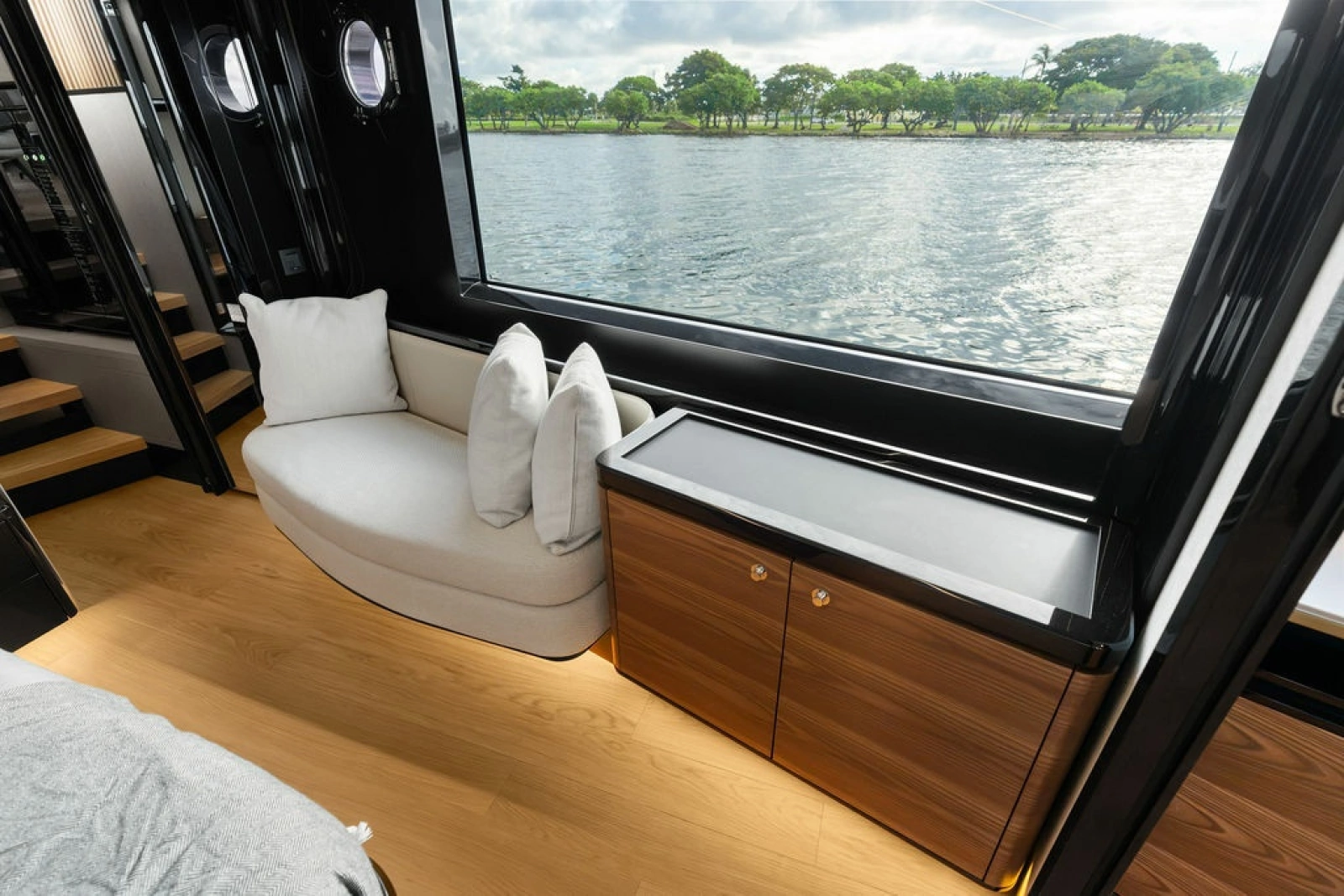 2023 Absolute Navetta 64
