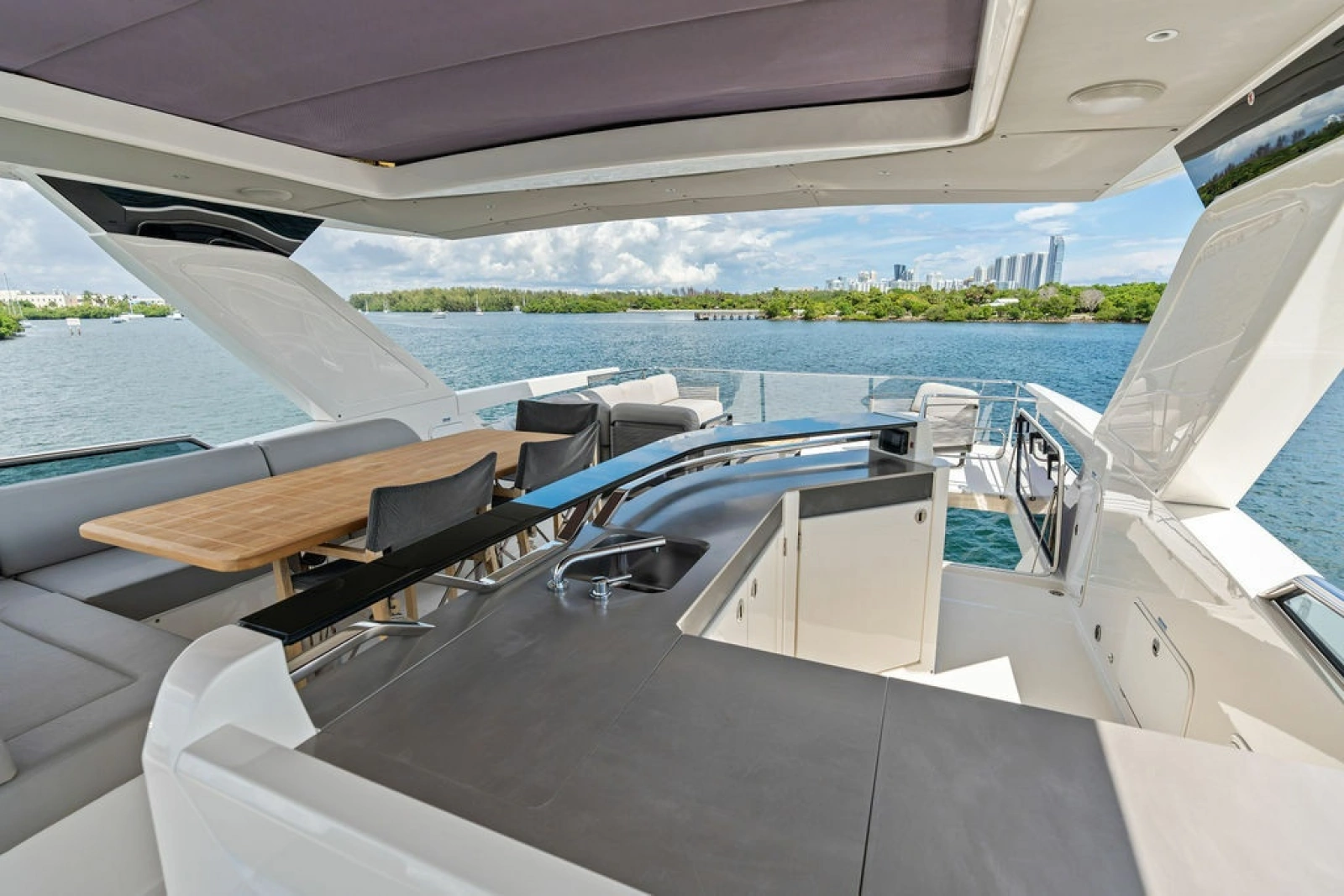 2023 Absolute Navetta 64