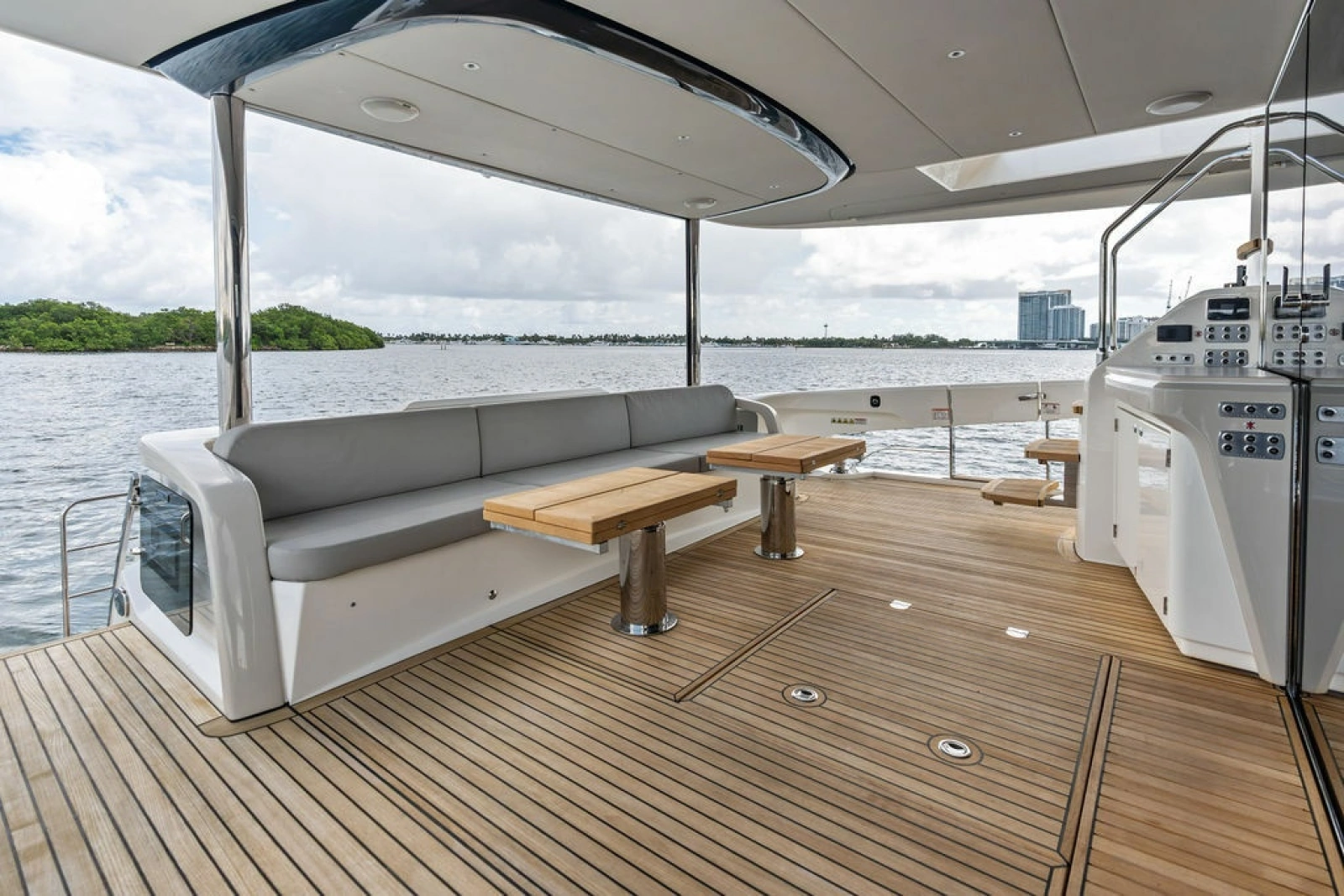 2023 Absolute Navetta 64