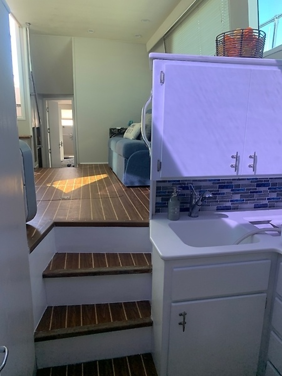 1998 Hatteras 42 Cockpit Motor Yacht — 0005985435