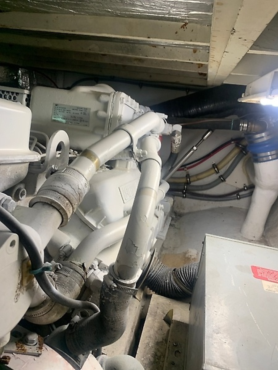 1998 Hatteras 42 Cockpit Motor Yacht — 0005985399