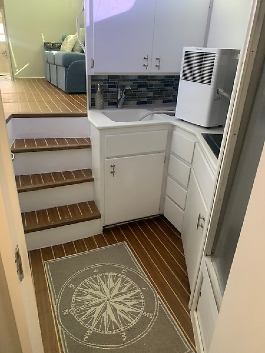 1998 Hatteras 42 Cockpit Motor Yacht — 0006007385