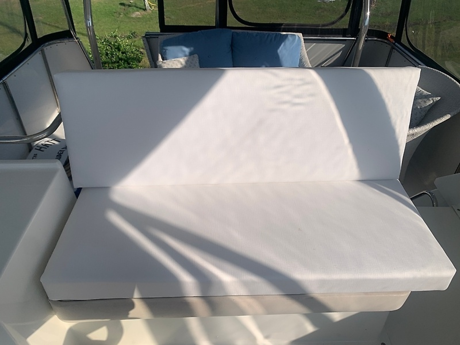 1998 Hatteras 42 Cockpit Motor Yacht — 0005984615