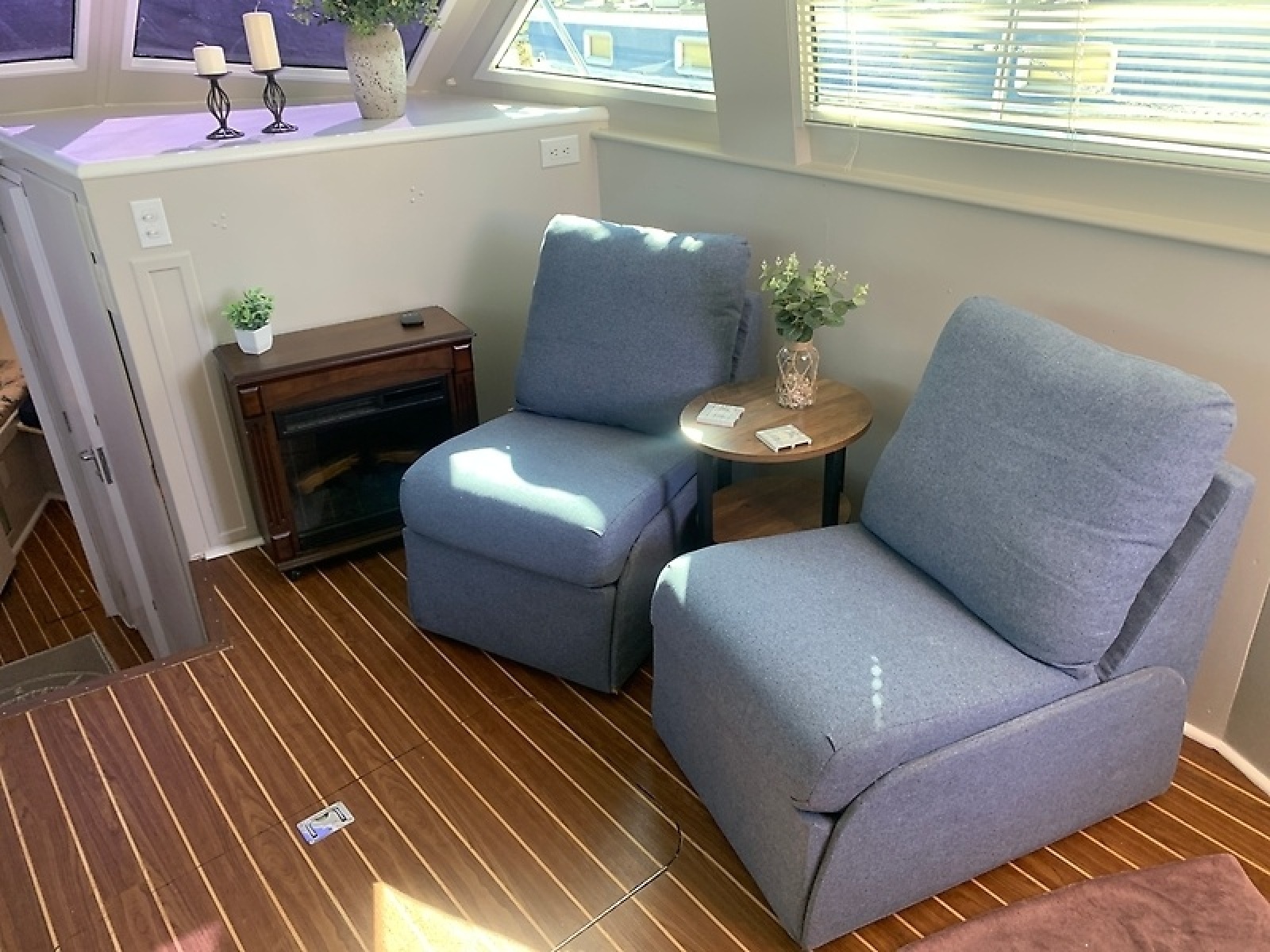 1998 Hatteras 42 Cockpit Motor Yacht — 0005985415