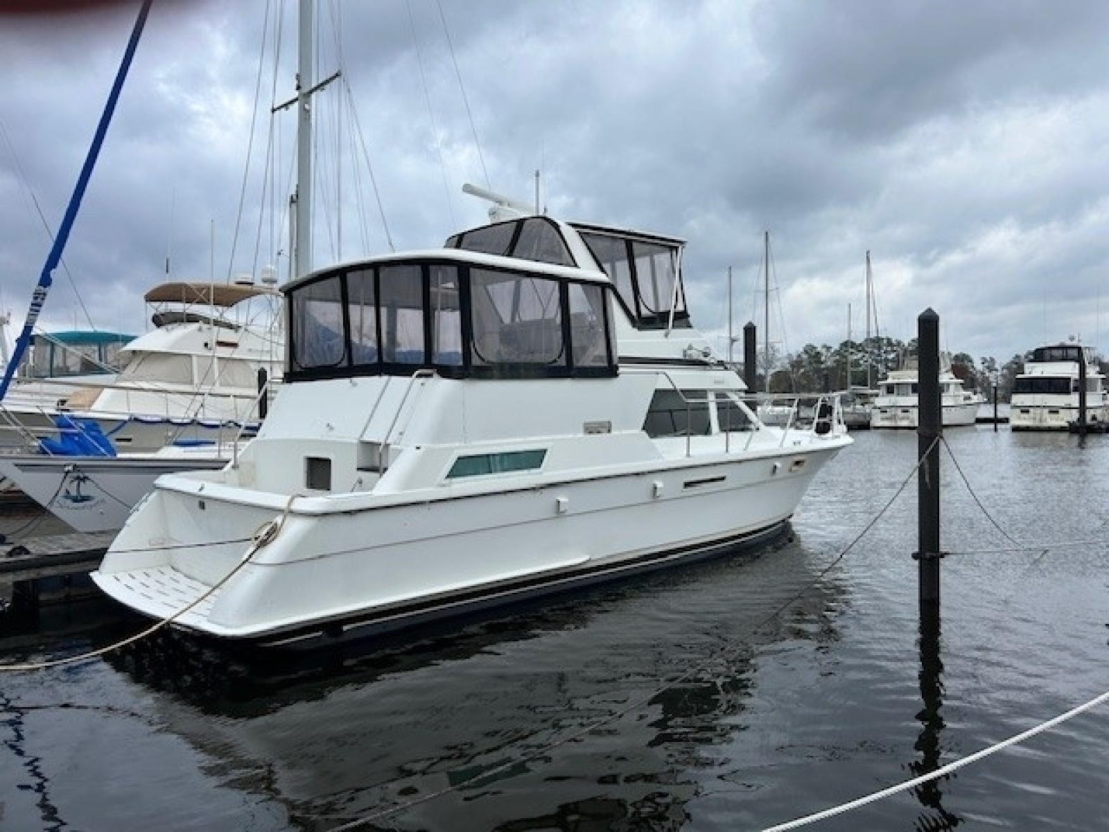 1998 Hatteras 42 Cockpit Motor Yacht — 0005984964