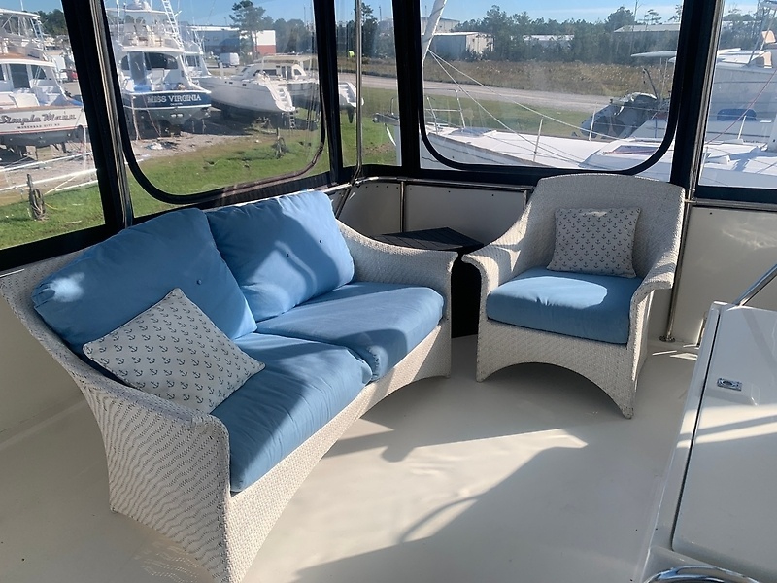 1998 Hatteras 42 Cockpit Motor Yacht — 0006007367