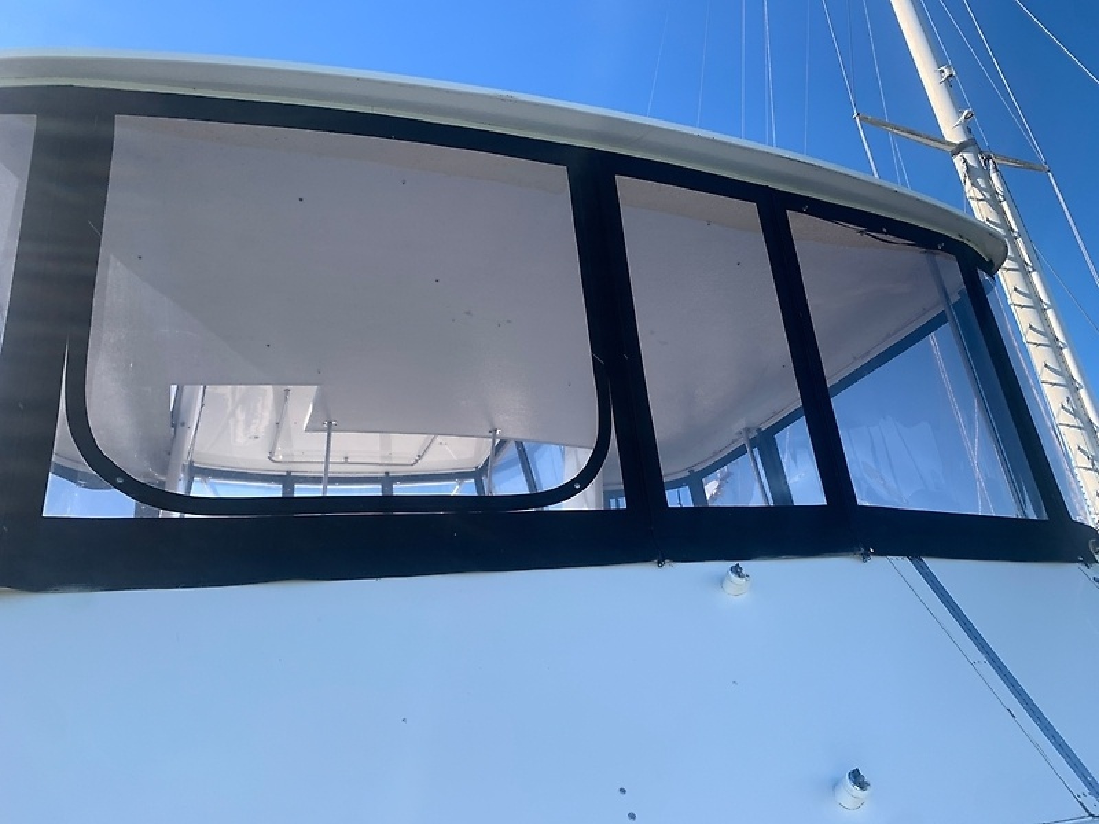 1998 Hatteras 42 Cockpit Motor Yacht — 0006007390