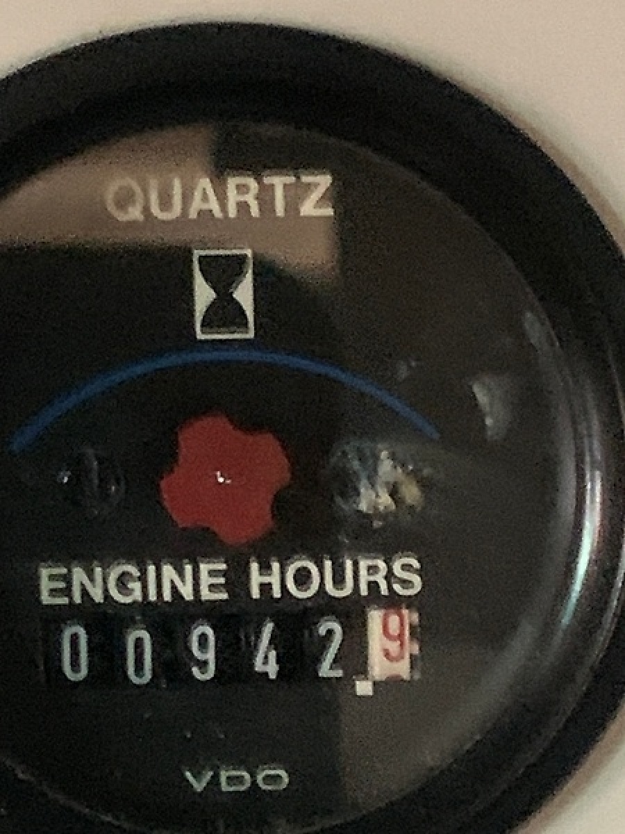 1998 Hatteras 42 Cockpit Motor Yacht — 0005985413