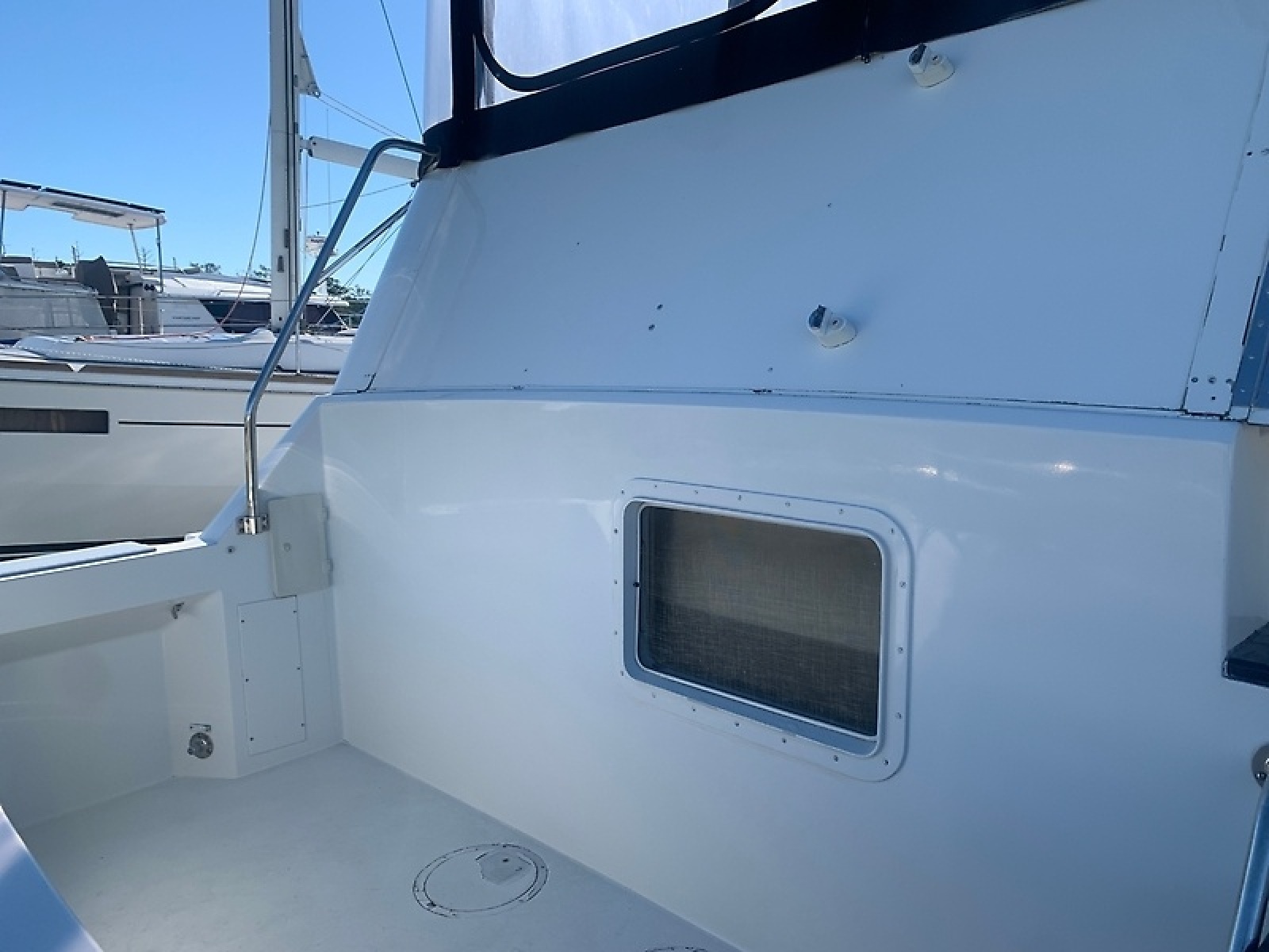 1998 Hatteras 42 Cockpit Motor Yacht — 0006007391