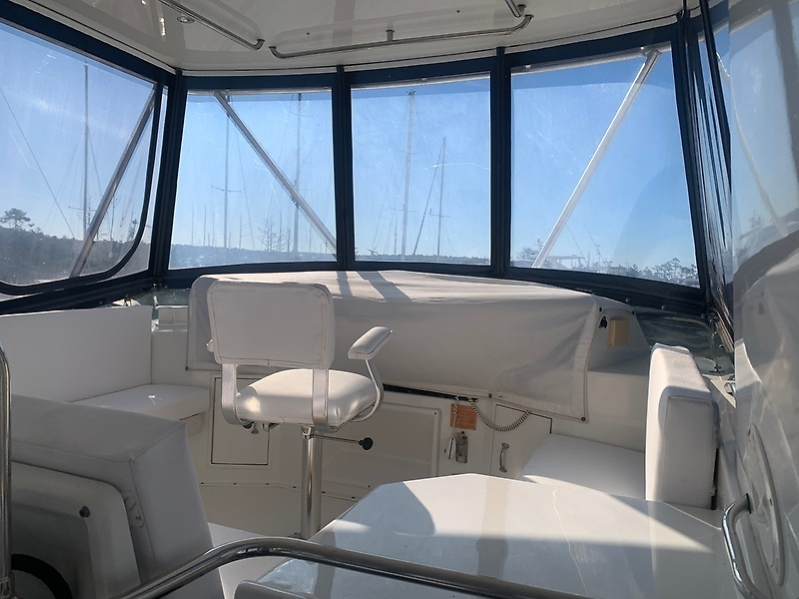 1998 Hatteras 42 Cockpit Motor Yacht — 0006007369