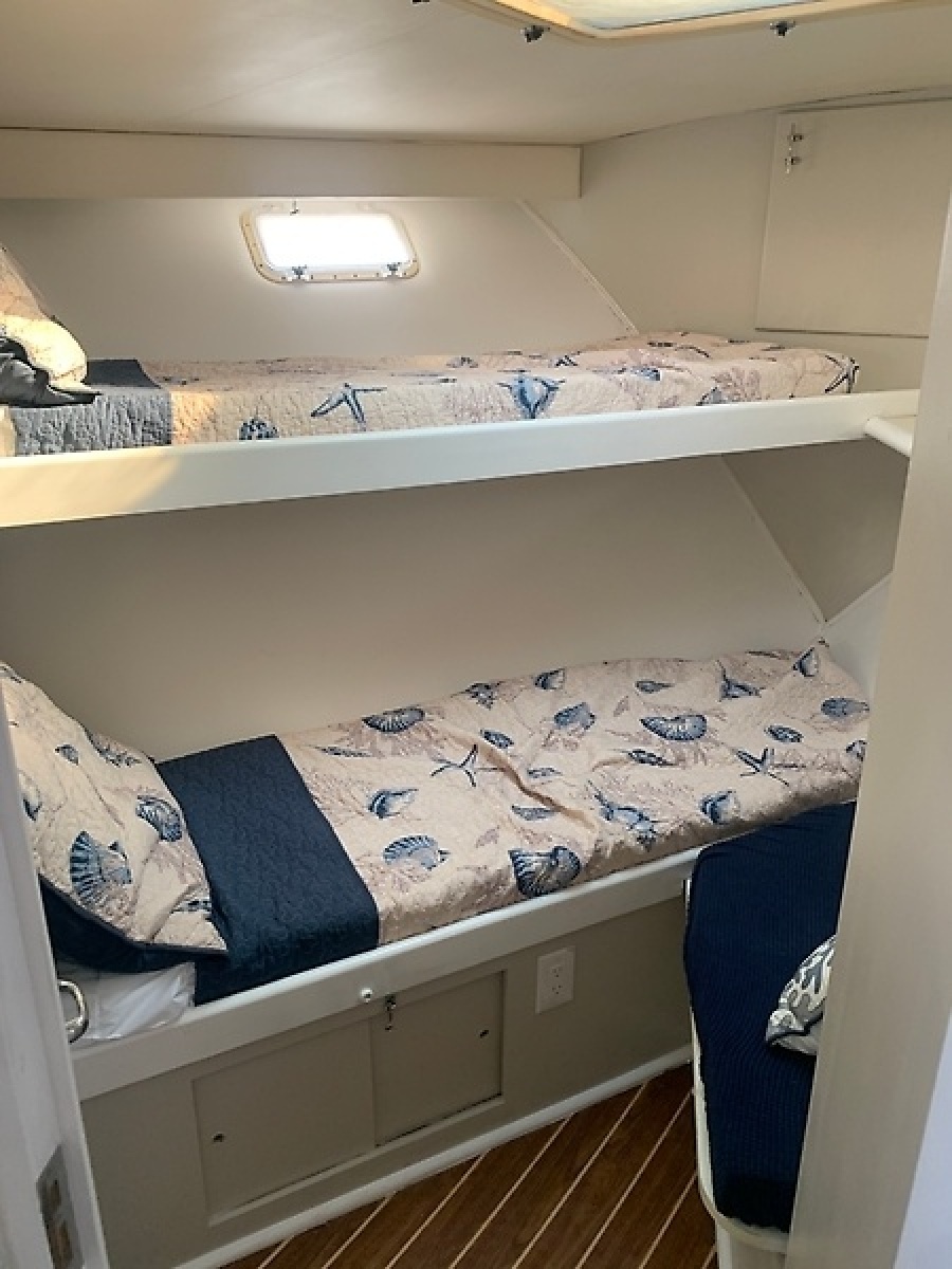 1998 Hatteras 42 Cockpit Motor Yacht — 0005985434