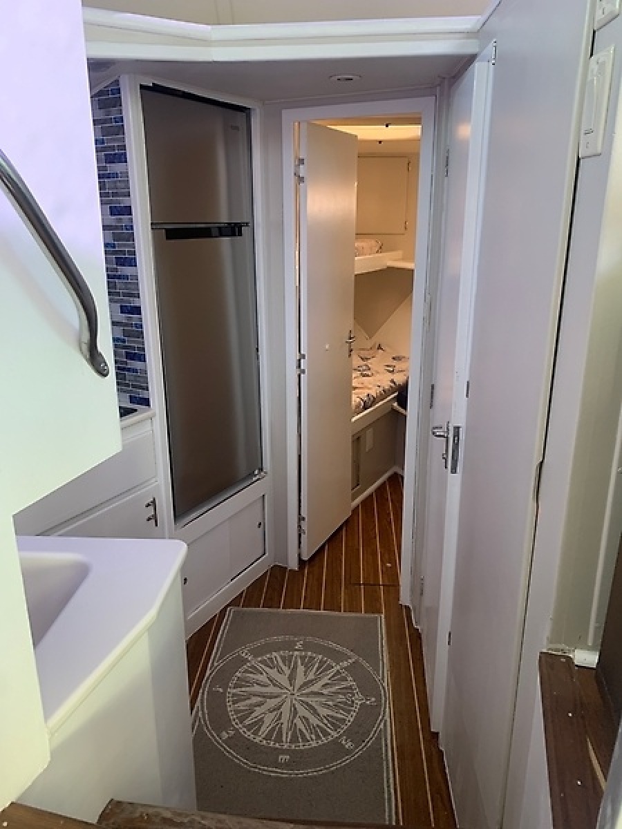 1998 Hatteras 42 Cockpit Motor Yacht — 0005985424