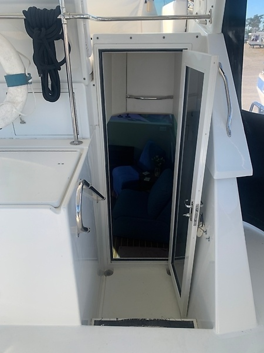 1998 Hatteras 42 Cockpit Motor Yacht — 0006007368