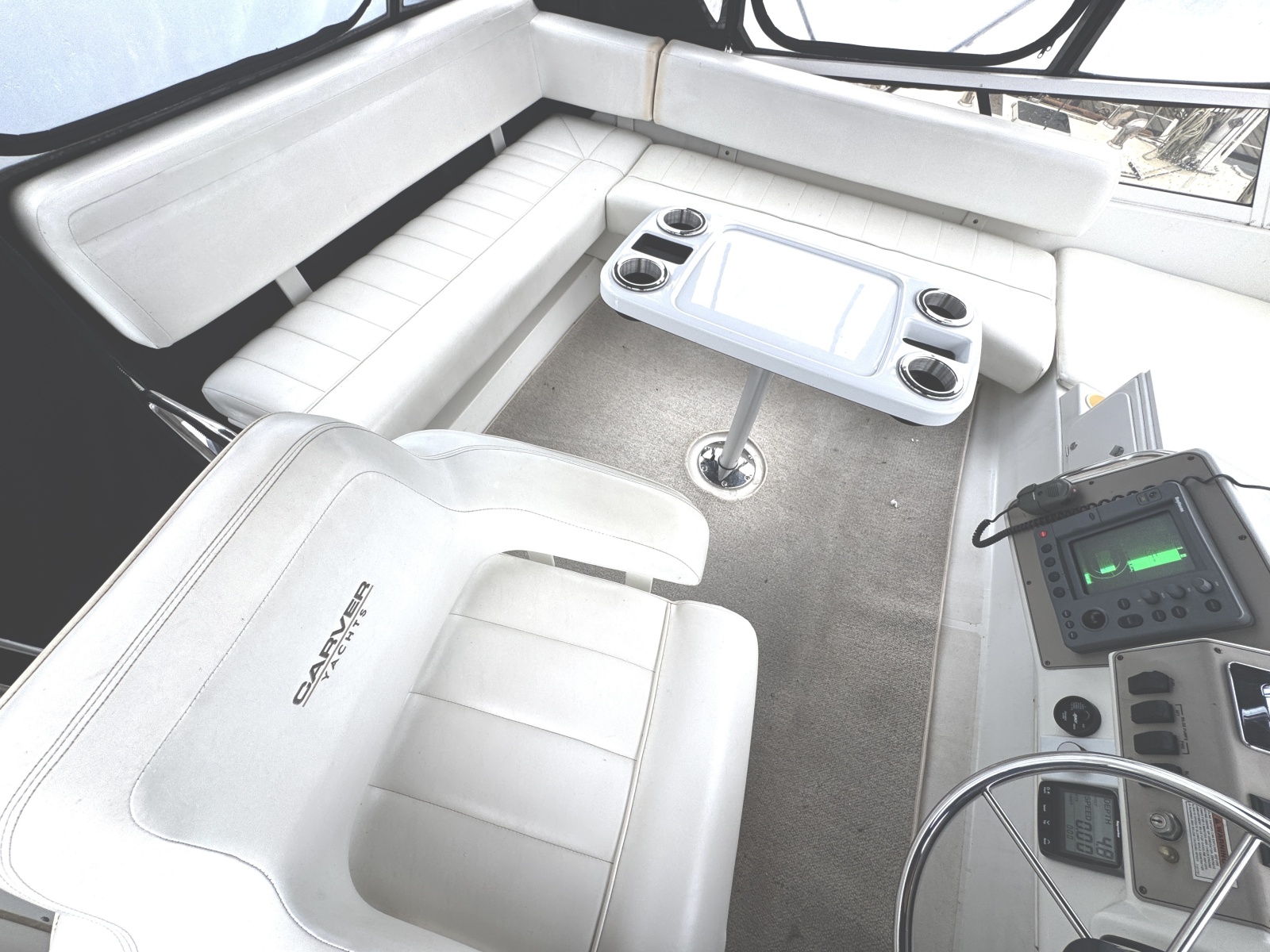 1999 Carver 370 Voyager — Cottage