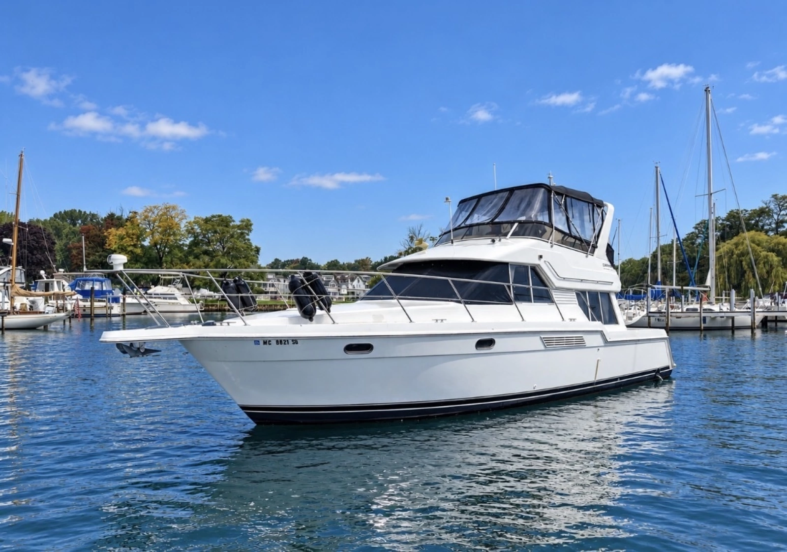 1999 Carver 370 Voyager