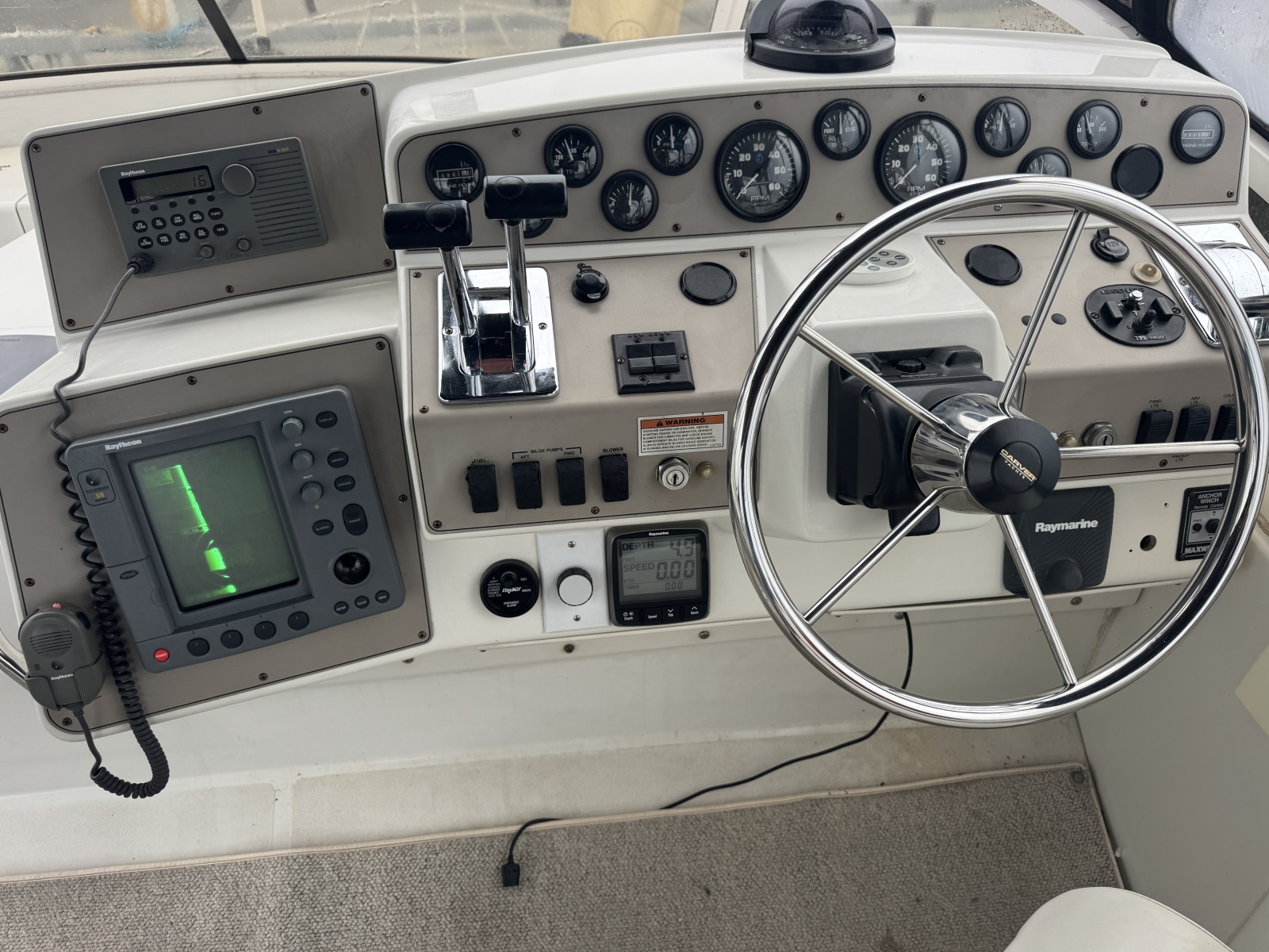 1999 Carver 370 Voyager — Cottage