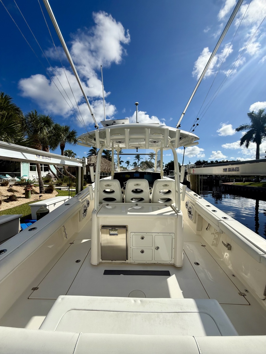2021 Cobia 350