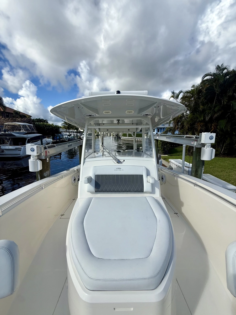2021 Cobia 350